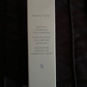 Mary Kay - Medium Coverage Foundation